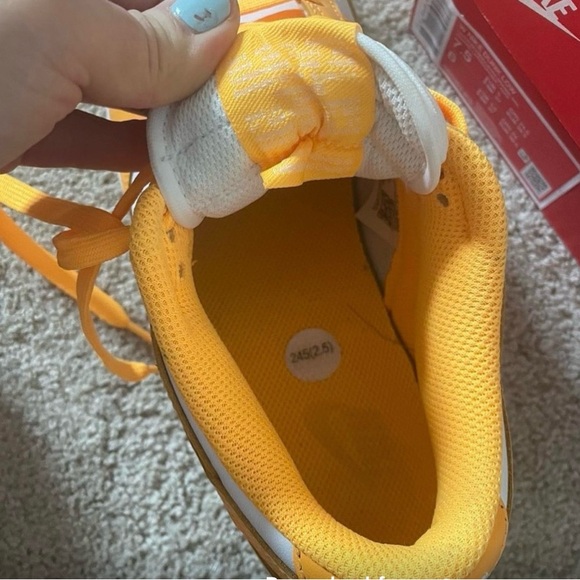 Women nike dunks - Picture 3 of 4